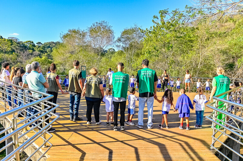 projeto-leva-estudantes-da-rede-municipal-para-vivencia-na-mata-atlantica-de-vitoria