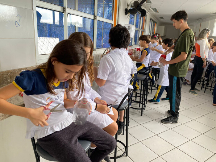projeto-vitoria-cidade-limpa-promove-oficina-de-reaproveitamento-de-garrafas-pet