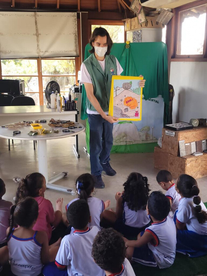estudantes-e-estagiarios-de-vitoria-visitam-o-parque-pedra-da-cebola