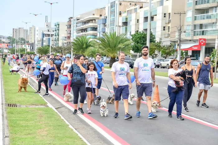 caominhada-vix-leva-alegria-e-orientacao-a-praia-de-camburi