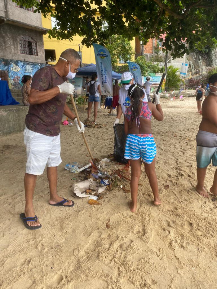 projeto-praia-limpa-retira-quase-1-tonelada-de-lixo-de-praias